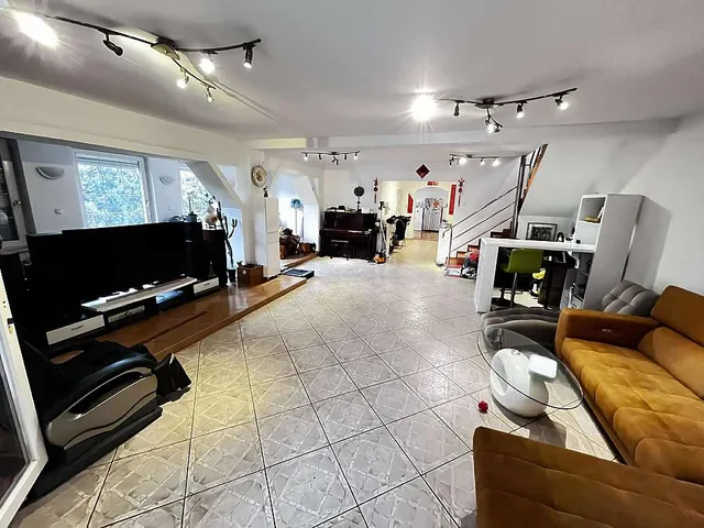 Eladó ház Budapest XVI. kerület, Sashalom 360 nm