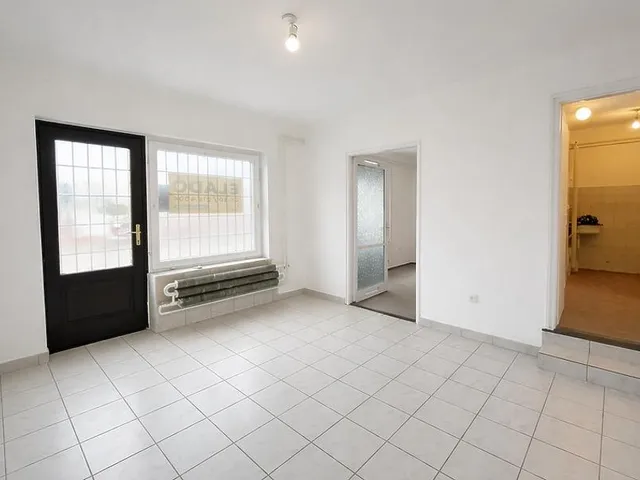 Eladó kereskedelmi és ipari ingatlan Budapest IV. kerület, Újpest 30 nm