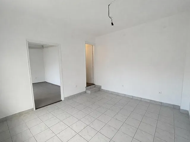 Eladó kereskedelmi és ipari ingatlan Budapest IV. kerület, Újpest, Csokonai utca 30 nm
