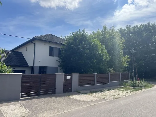 Eladó ház Budapest XVI. kerület, Rákosszentmihály 139 nm