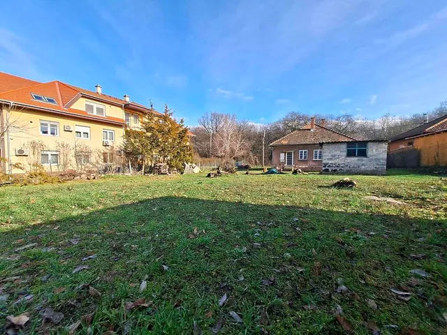 Eladó telek Budapest X. kerület 1055 nm