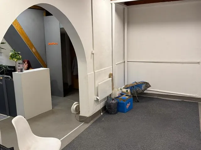 Kiadó kereskedelmi és ipari ingatlan Budapest VI. kerület, Izabella utca 63 nm