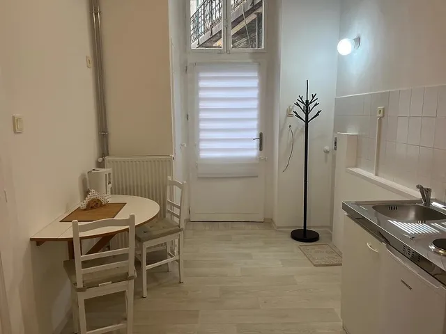 Kiadó kereskedelmi és ipari ingatlan Budapest II. kerület, Országút, Keleti Károly utca 38 nm