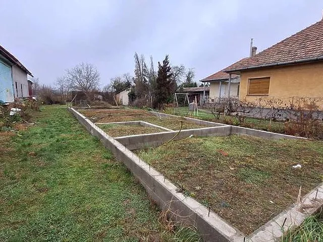 Eladó telek Sződ 978 nm