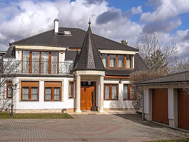 Eladó ház Budapest III. kerület, Óbuda 384 nm