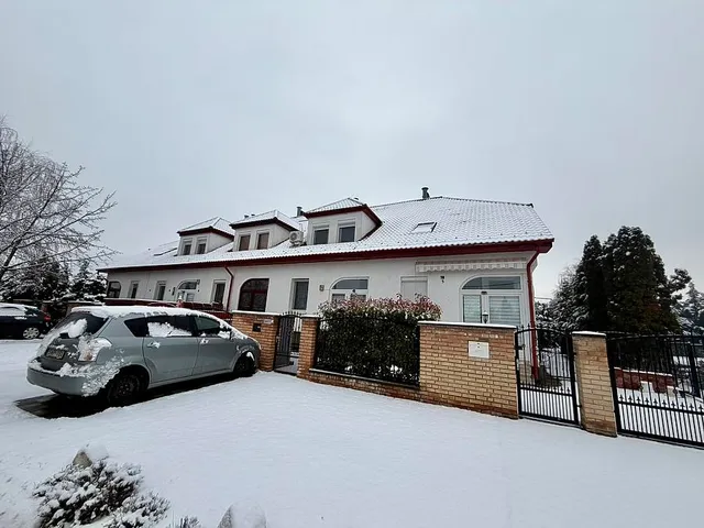 Eladó lakás Vác 132 nm