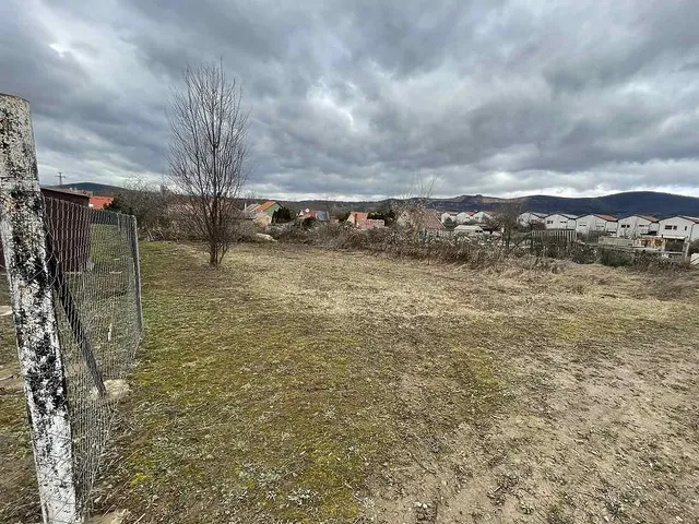 Eladó telek Vác 413 nm