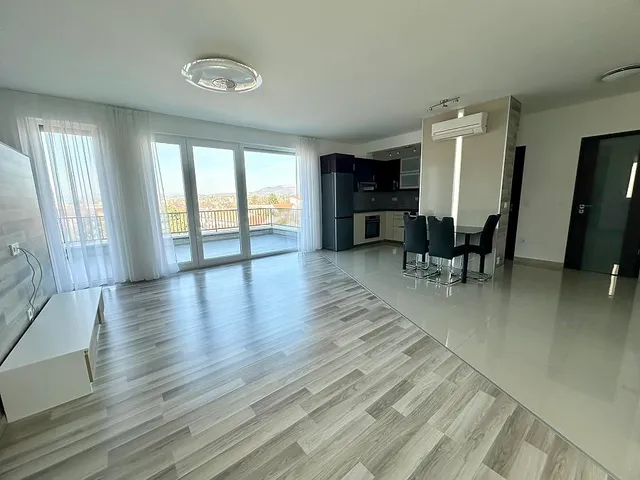 Eladó lakás Vác 67 nm