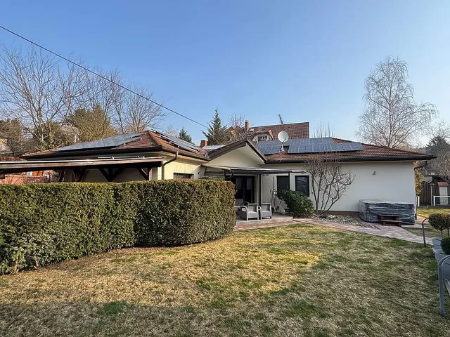 Eladó ház Üröm 213 nm