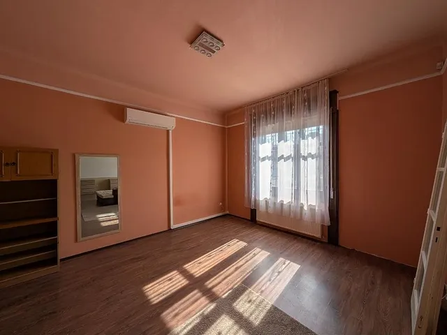 Eladó kereskedelmi és ipari ingatlan Budapest IV. kerület, Újpest 73 nm