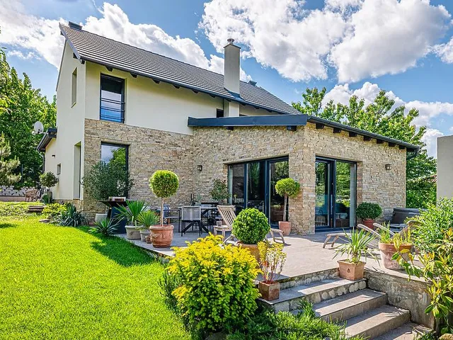 Eladó ház Budakalász 159 nm