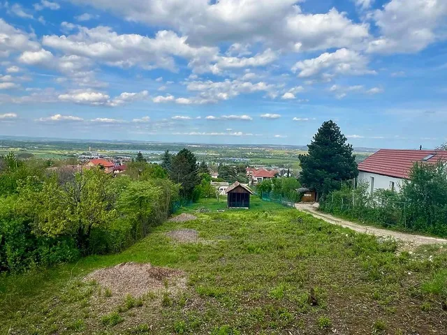 Eladó telek Budakalász 784 nm