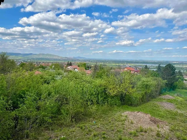 Eladó telek Budakalász 784 nm