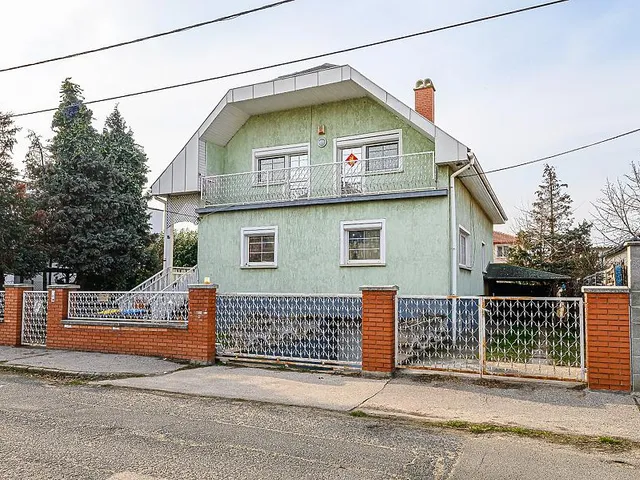 Eladó ház Budapest X. kerület, Felsőrákos 290 nm