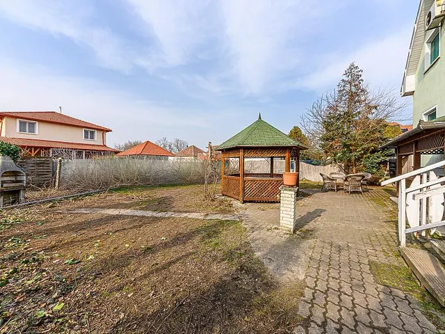 Eladó ház Budapest X. kerület, Felsőrákos 290 nm