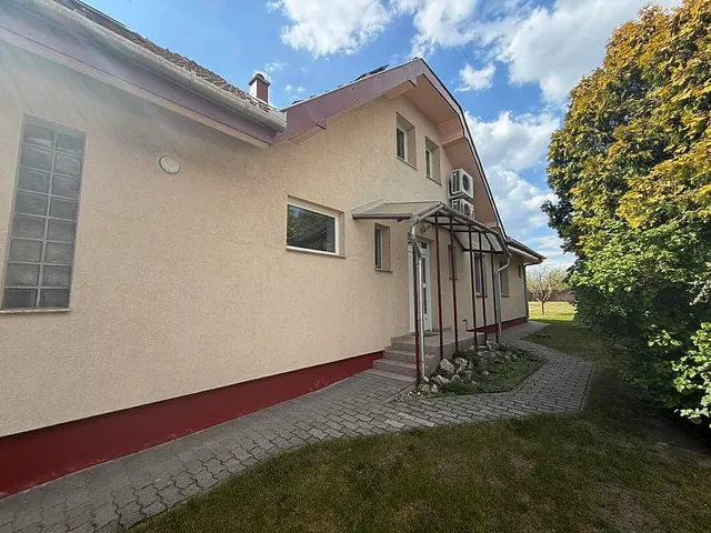 Eladó ház Budapest XVII. kerület, Rákoscsaba-Újtelep 235 nm