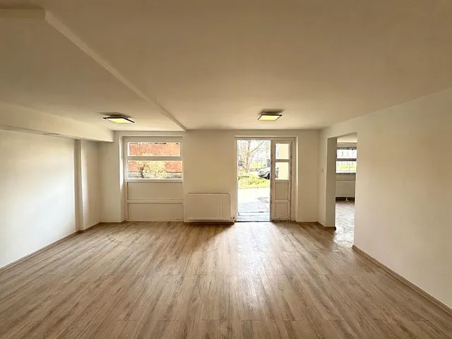 Eladó kereskedelmi és ipari ingatlan Budapest III. kerület, Kaszásdűlő 78 nm