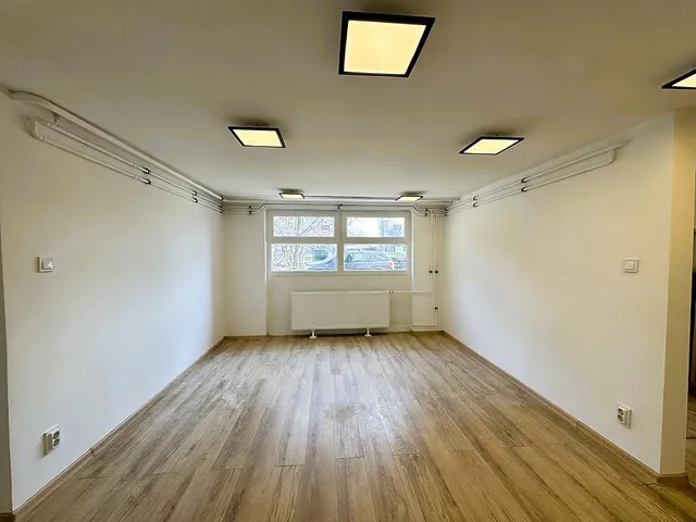 Eladó kereskedelmi és ipari ingatlan Budapest III. kerület, Kaszásdűlő 78 nm