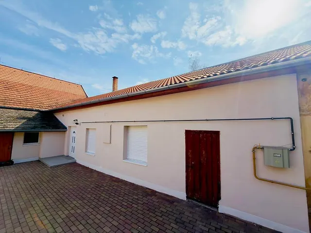 Eladó lakás Vác 45 nm