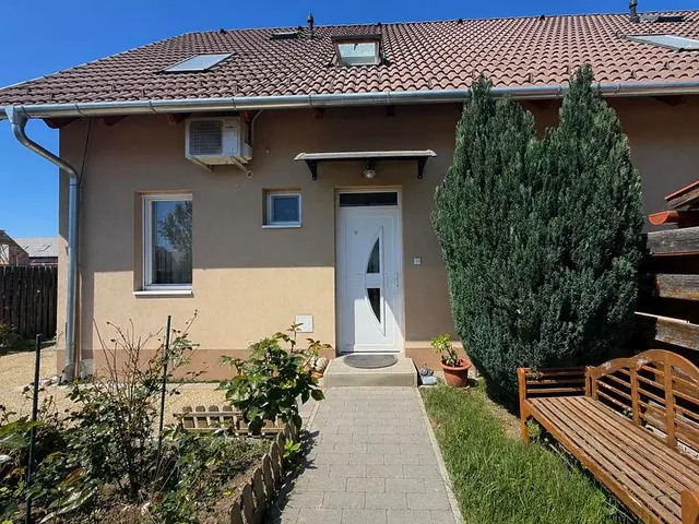 Eladó lakás Vác 81 nm