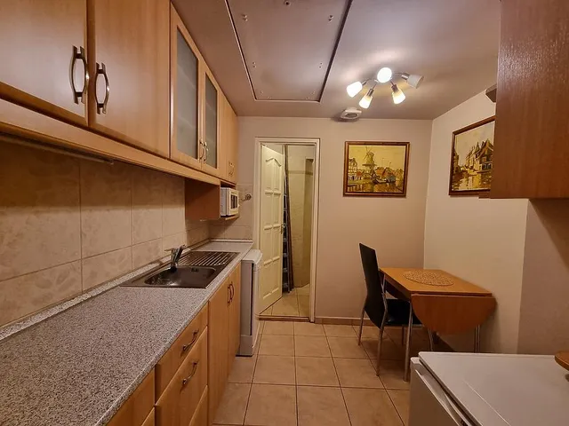 Kiadó kereskedelmi és ipari ingatlan Budapest VI. kerület 82 nm