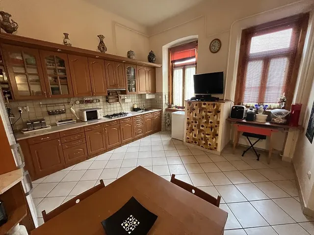 Eladó lakás Budapest VII. kerület, Rottenbiller utca 123 nm