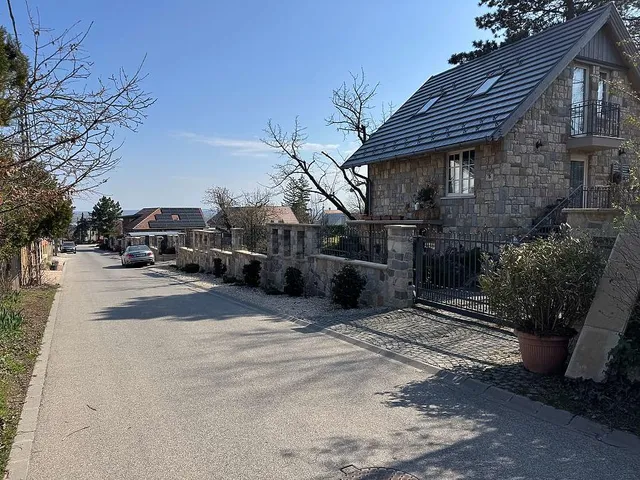 Eladó telek Budakalász 726 nm