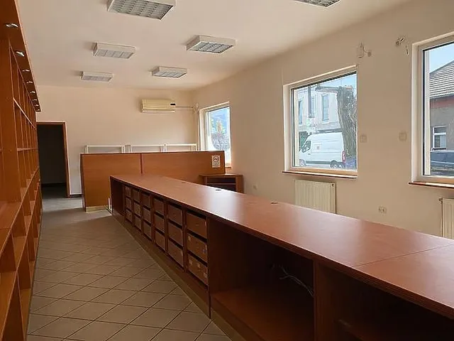 Kiadó kereskedelmi és ipari ingatlan Budapest XX. kerület 157 nm