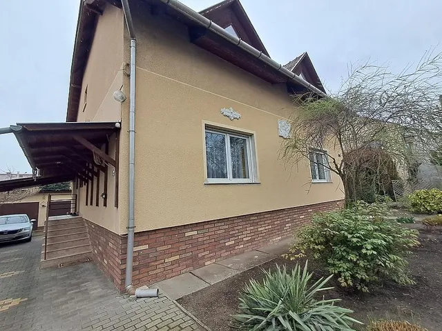 Eladó ház Budapest XV. kerület, Rákospalota 190 nm