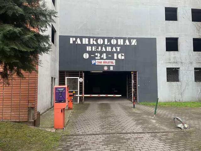 Eladó garázs Budapest VIII. kerület, Orczynegyed 13 nm