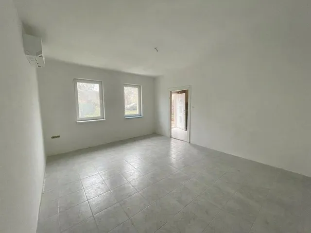 Eladó lakás Vác 33 nm