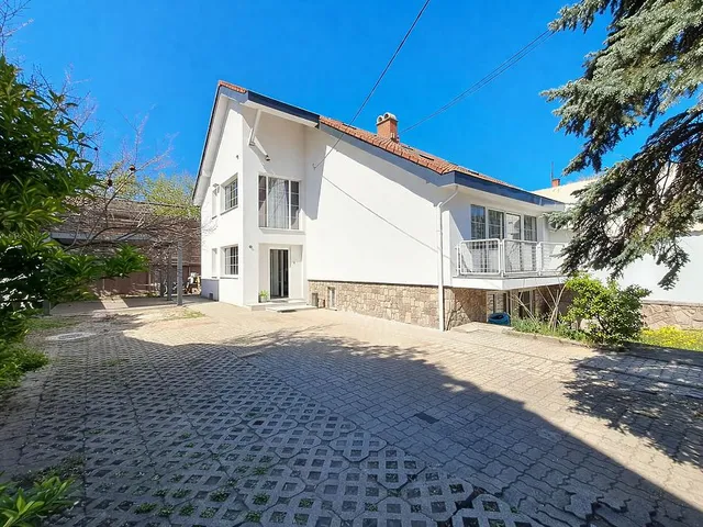 Eladó ház Budapest XV. kerület, Rákospalota 230 nm