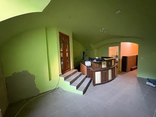 Eladó kereskedelmi és ipari ingatlan Budapest VI. kerület 114 nm