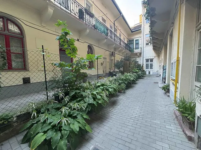 Eladó lakás Budapest VI. kerület 13 nm