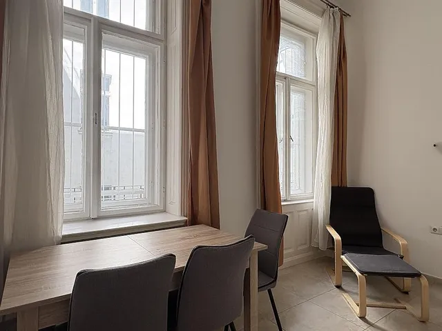 Eladó lakás Budapest V. kerület, Belváros, Petőfi Sándor utca 30 nm