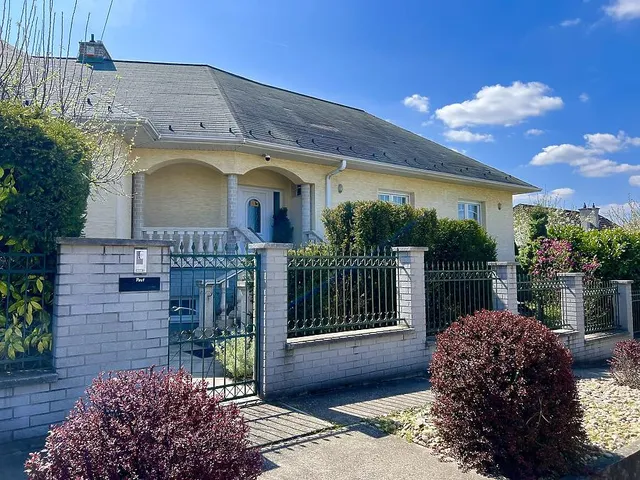 Eladó ház Budapest XVII. kerület, Rákoskert 240 nm