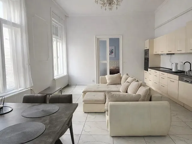 Eladó lakás Budapest II. kerület 102 nm