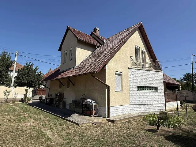 Eladó ház Budapest XVI. kerület, Rákosszentmihály 208 nm