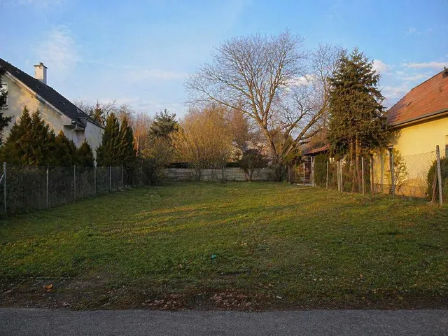 Eladó telek Budapest III. kerület, Csillaghegy 800 nm