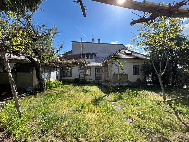 Eladó telek Budapest III. kerület, Csillaghegy 400 nm