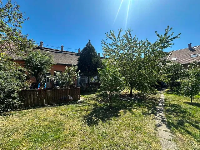 Eladó lakás Budapest X. kerület, Óhegy 12 nm