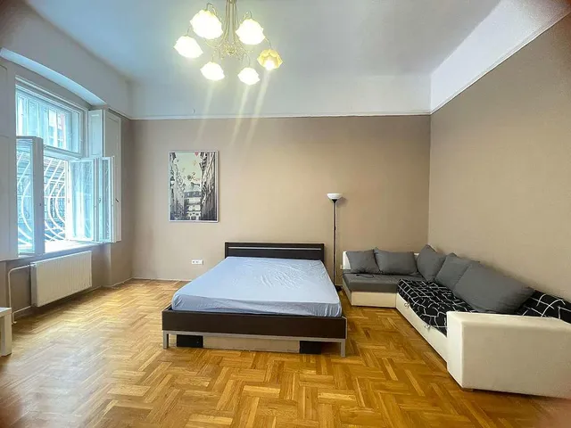 Eladó lakás Budapest VI. kerület 80 nm
