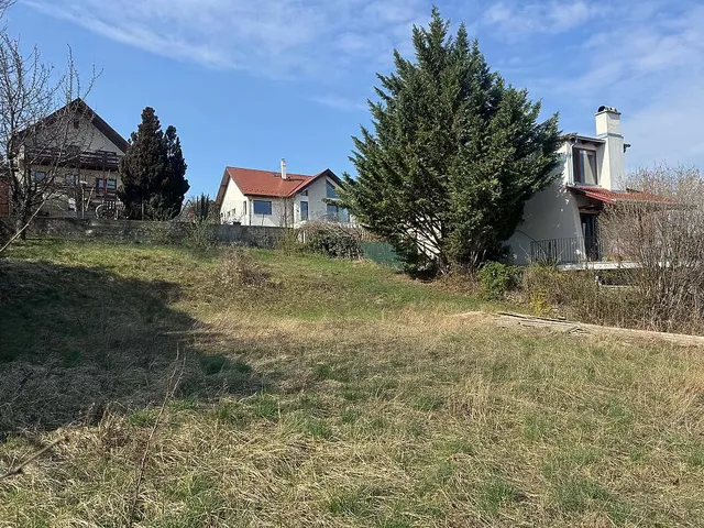 Eladó telek Budakalász 589 nm