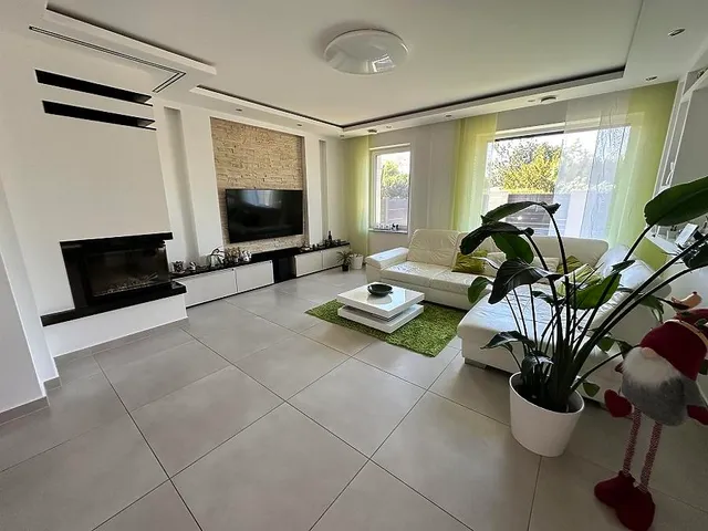 Eladó ház Budapest IV. kerület, Káposztásmegyer 141 nm