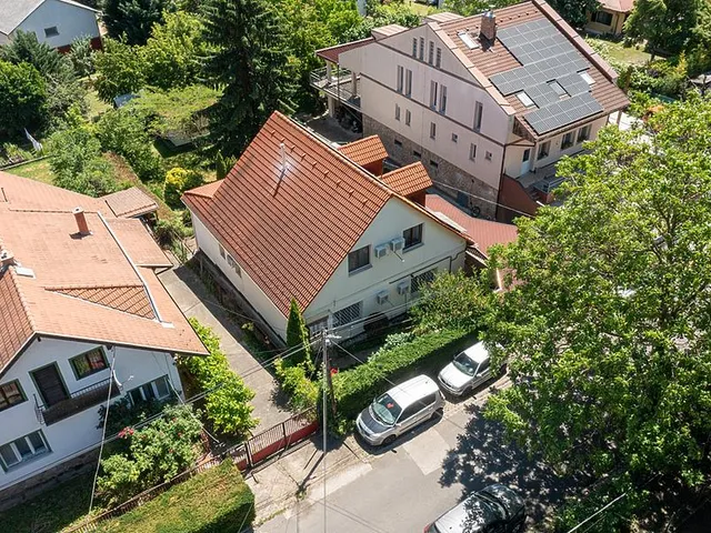 Eladó ház Budapest III. kerület, Csillaghegy 180 nm