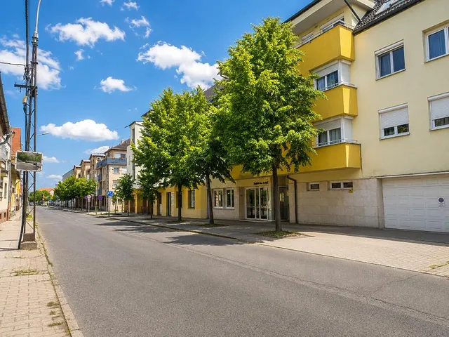 Kiadó garázs Budapest IV. kerület, Újpest, Károlyi István utca 12 nm