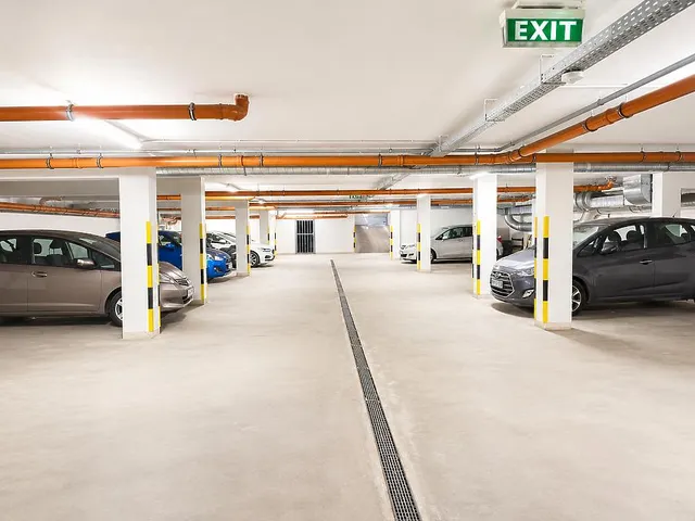 Kiadó garázs Budapest IV. kerület, Újpest, Károlyi István utca 12 nm
