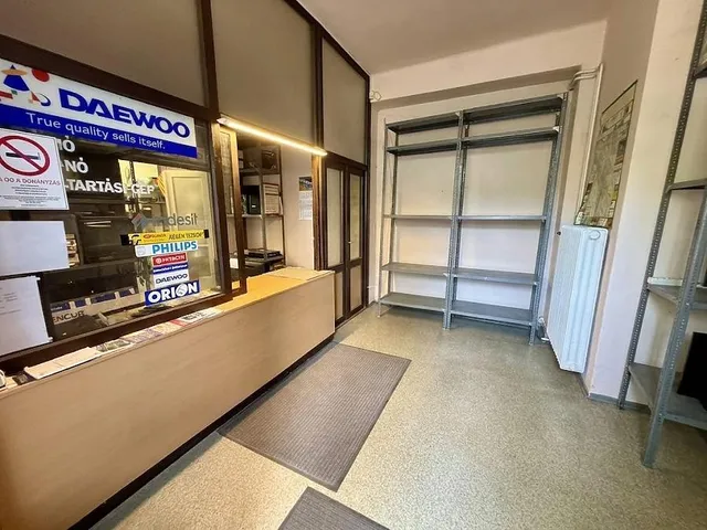 Kiadó kereskedelmi és ipari ingatlan Vác 99 nm