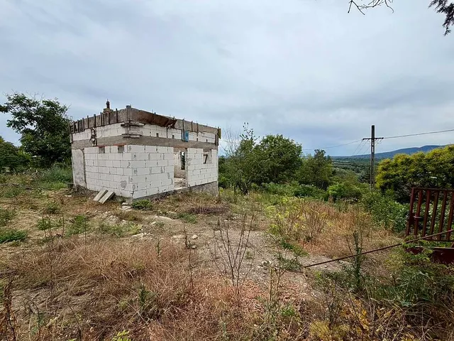Eladó telek Vác 695 nm