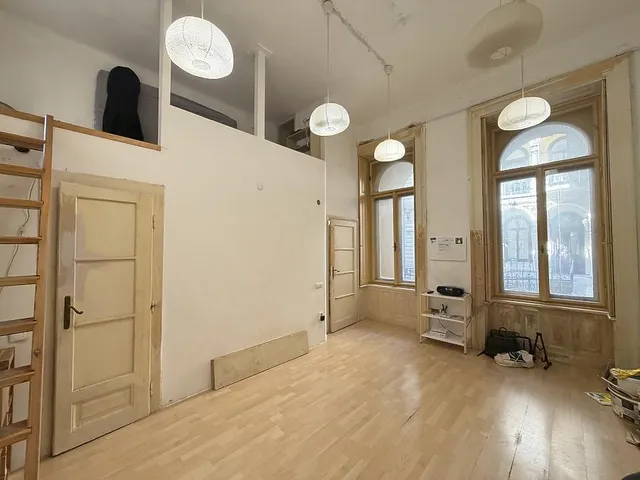 Eladó lakás Budapest VI. kerület, Liszt Ferenc tér 28 nm